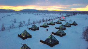 Aurora Pyramid Glass Igloos Kittilä